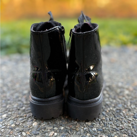 Toddler Girls Patent Black Boots 🖤 - Picture 4 of 7